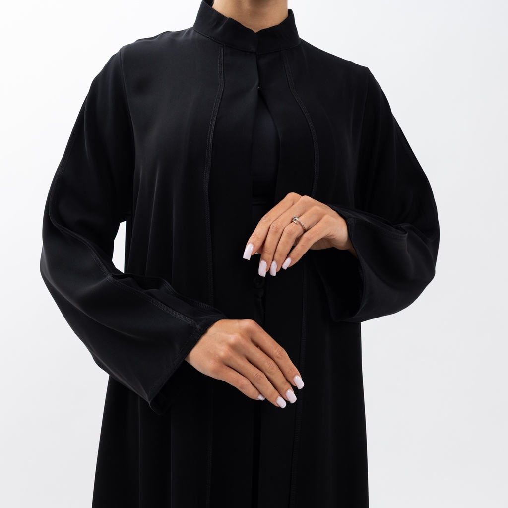 عباية نقاء الأسود